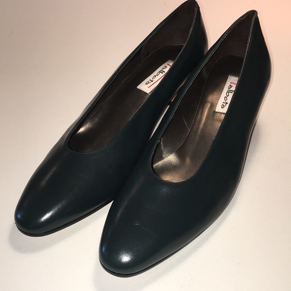 Talbots Spruce Green Heels NIB - Picture 4 of 16